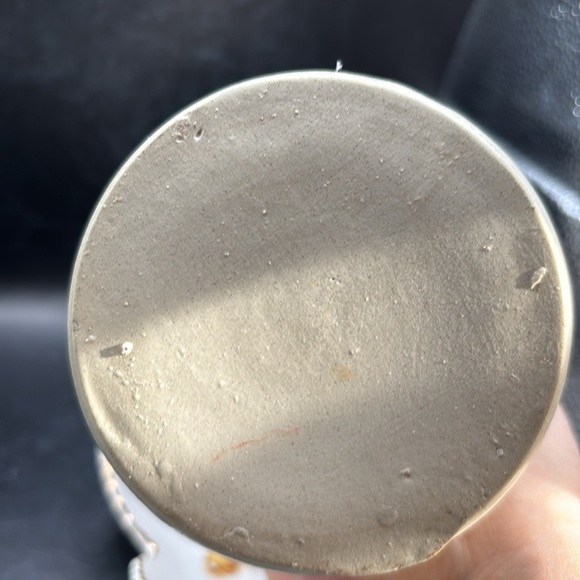 Williamsburg pottery vase. Blue and cream. Beautiful. 7” tall 3.5” wide. - Picture 10 of 10